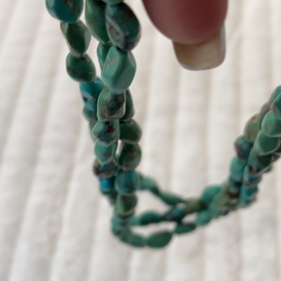 Beaded turquoise necklace - Picture 3 of 3